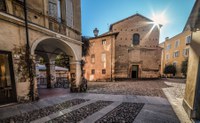 A walk trough Modena's most beautiful piazzas