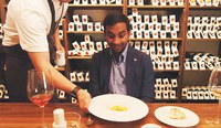 A spasso per Modena con Master of None