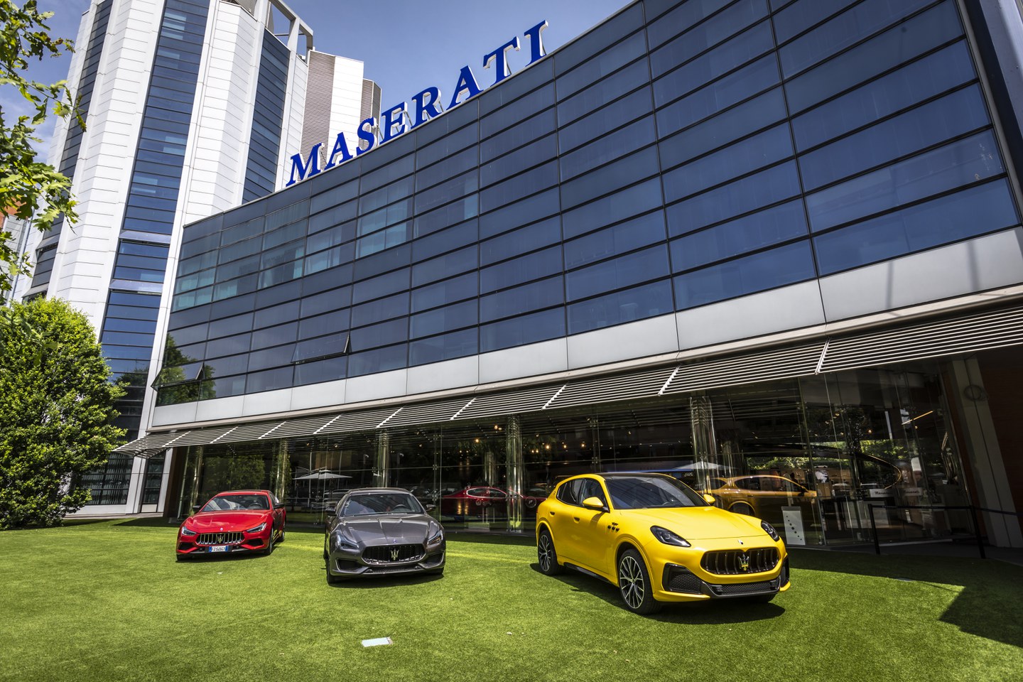 Maserati showroom Special Opening for Festivalfilosofia 2024 14-15 SEPTEMBER 2024