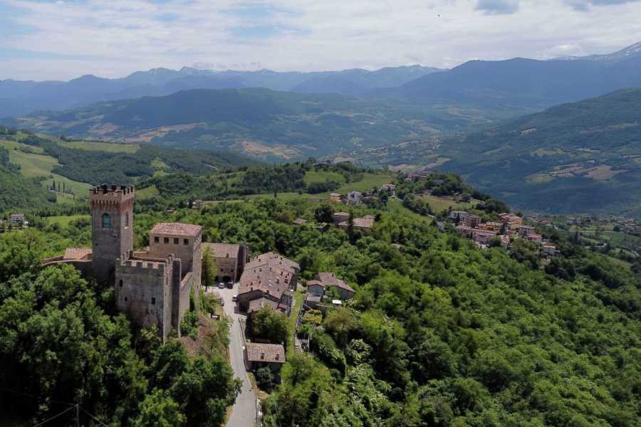 Pavullo: Anello attorno al castello Montecuccolo con lezione di Yoga